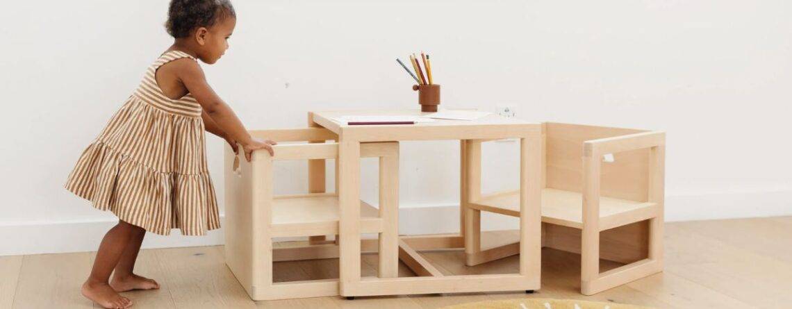 Kids Table and chair